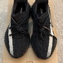 Oreo Yeezy Boost 350 - Size 7.5