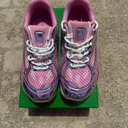 Pink bottegas