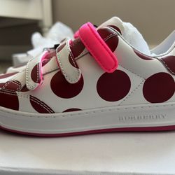 NEW KIDS BURBERRY SNEAKERS SIZE 1 And 2 