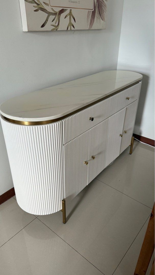 White Fluted Cab