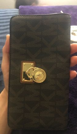 Michael Kors wallet