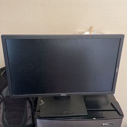4 Monitors For Sale 