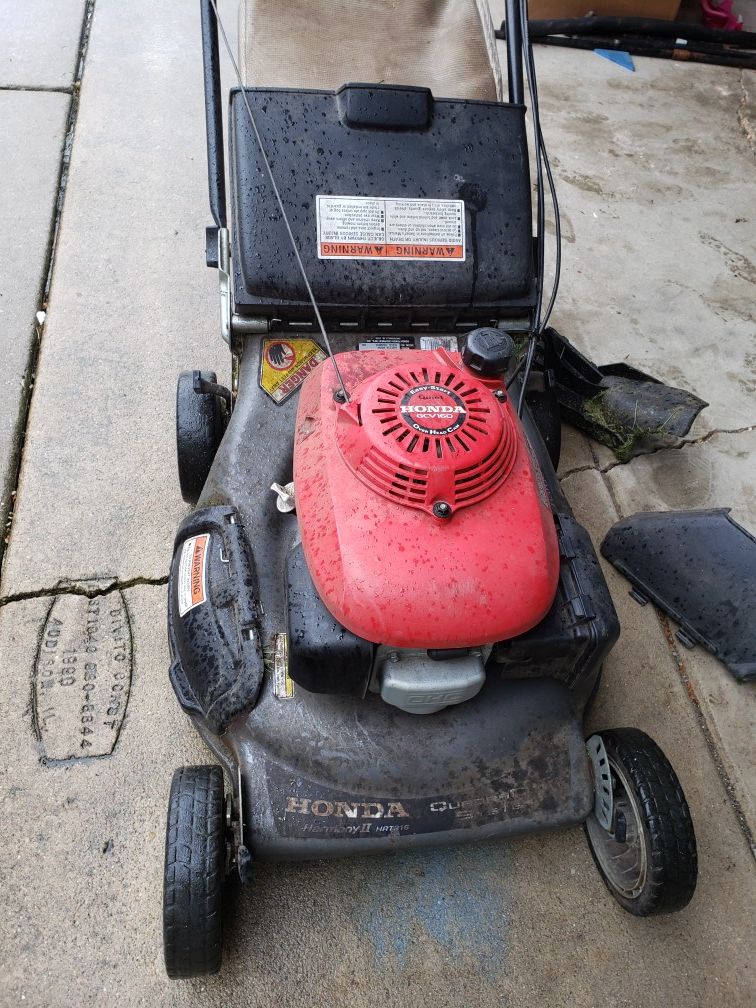 Honda lawn mower Harmony II HRT216 PARTS/FIX for Sale in Northlake, IL