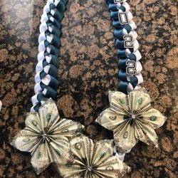 Custom  Graduation Leis/ Graduaciones