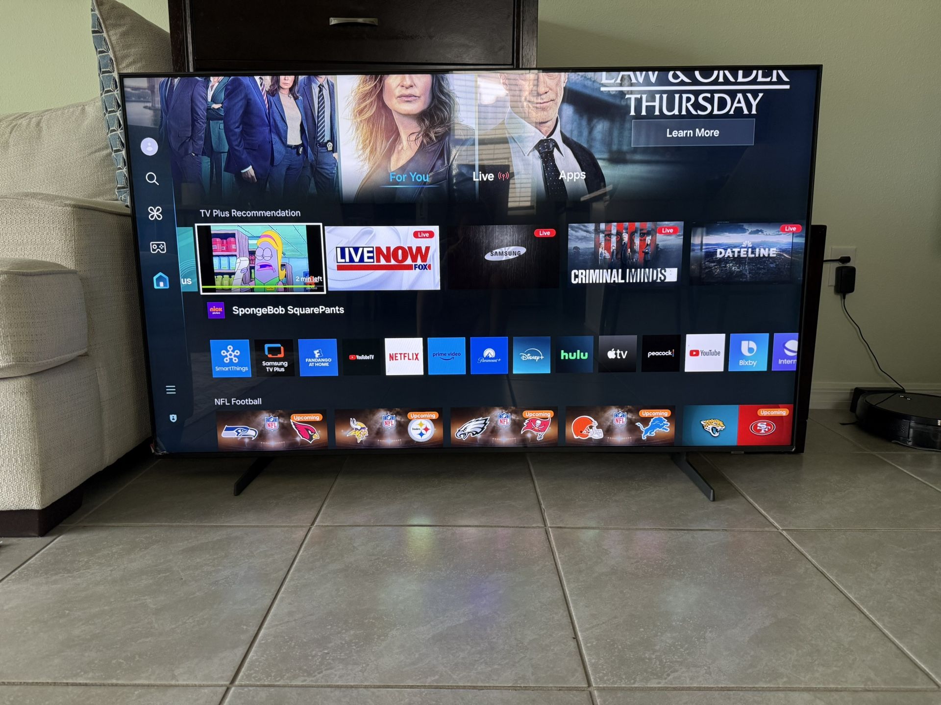Samsung UN65DU7200F – 65" Crystal UHD 4K Smart TV