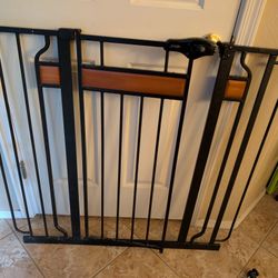 Regalo Home Accents Extra Tall & Wide Baby Gate