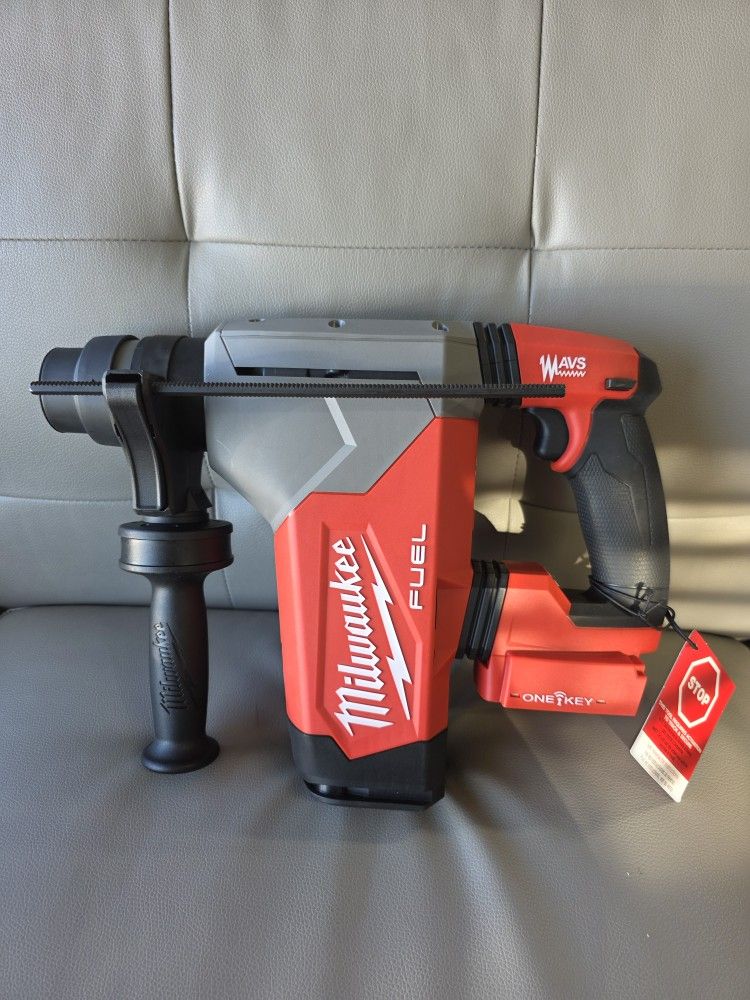 Milwaukee M18 FUEL Brushless SDS-Plus 1-1/8 in. Rotary Hammer Drill ONE KEY