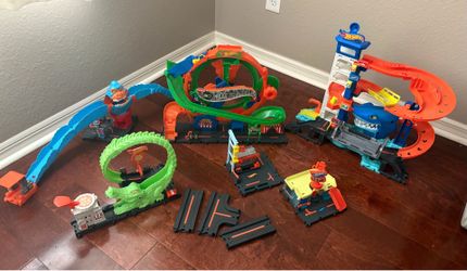 Lot of 6 Hot Wheels City Playsets with Extra Tracks Included