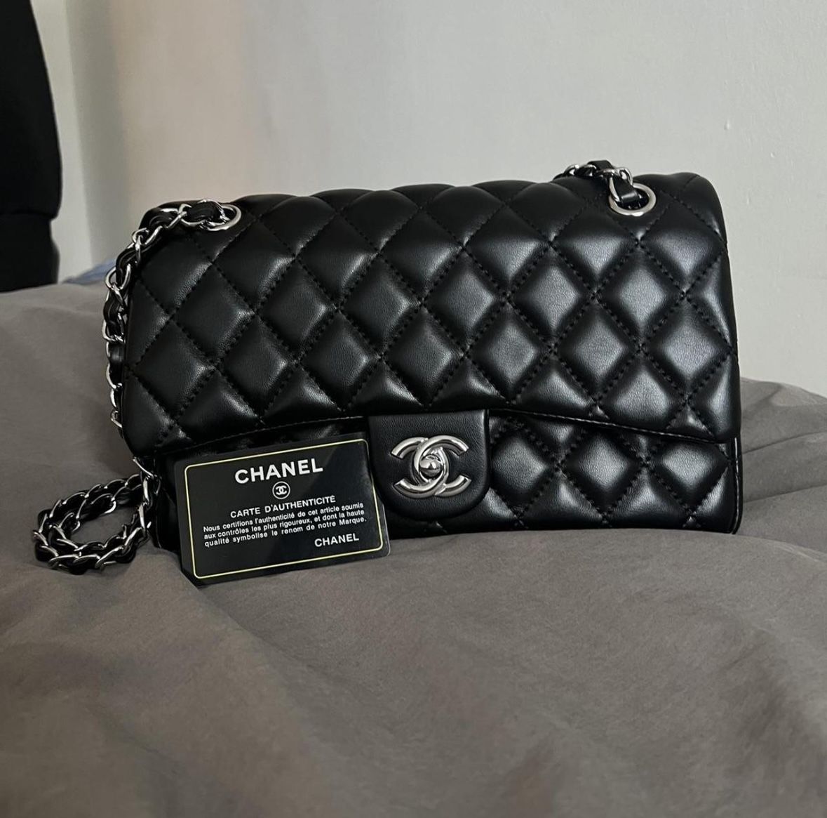 Chanel MEDIUM timeless classic flap bag