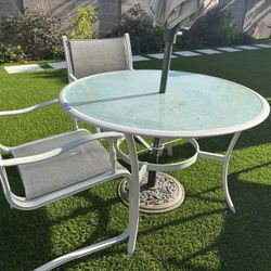 Patio table With 4 Chairs