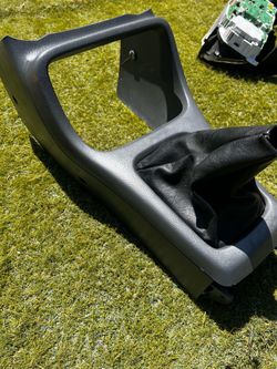 96-00 Honda Civic OEM Shifter Bezel w/ Shift Boot