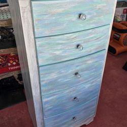 Shabby Chic Style Dresser