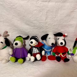 6 Snoopy Peanuts Snoopy Halloween and Christmas Whitman's plush stuffed animals