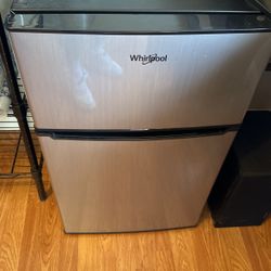 Mini Fridge 9/10 Condition Like New 