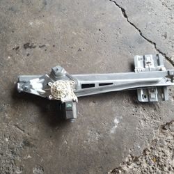 Elebado De Ventana Para Ford Explorer 2011 Al  20015