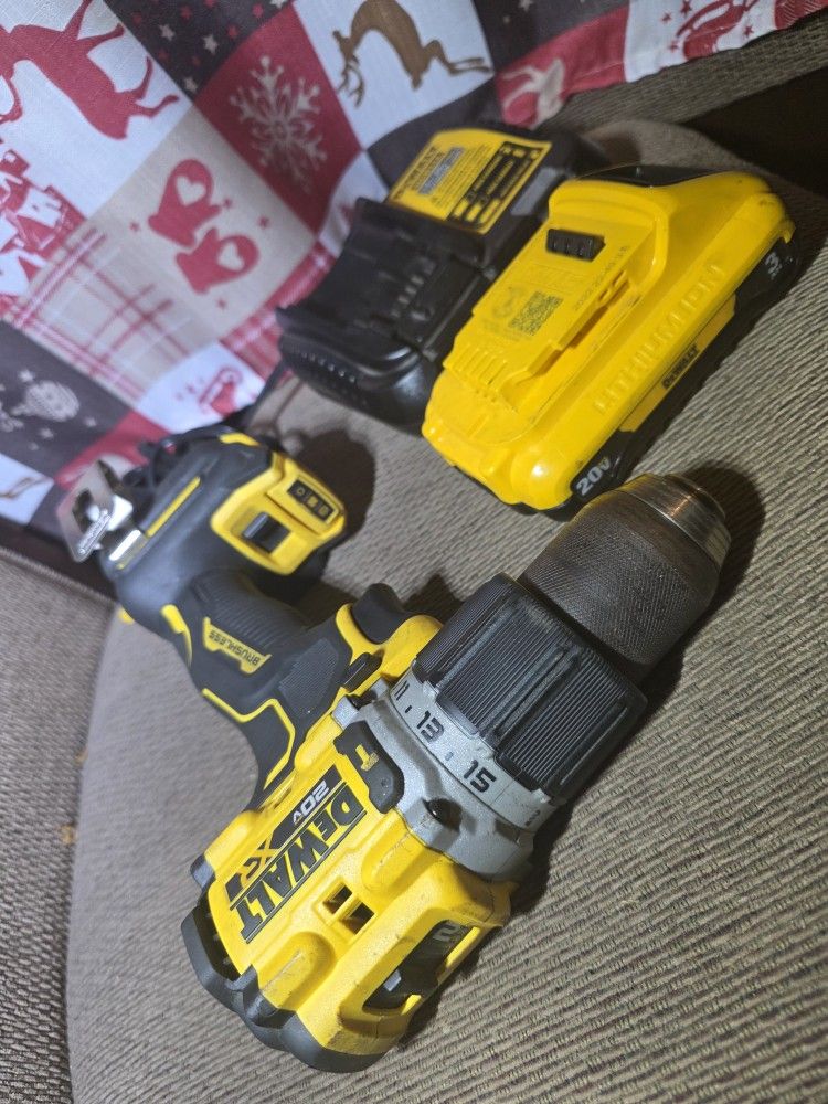 Dewalt 20v XR Hammer Drill Drive Battery And Charger "Firm on Price Precio Firme"