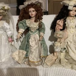 Porcelain dolls with stands