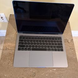 2017 Macbook Pro 13 2.3Ghz i5 8GB 256GB