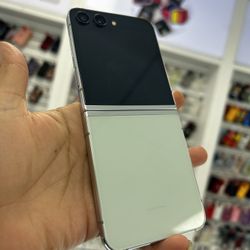 Galaxy Flip 5 unlocked