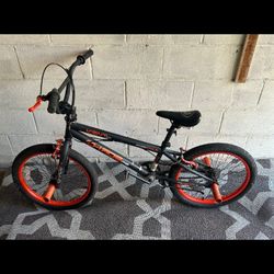 KENT CHAOS 20" BIKE- NEEDS  -PEDALS