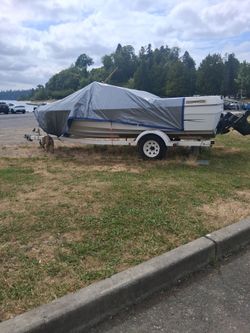 Nineteen foot bay liner with trailer