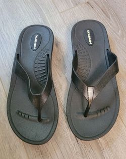 Womens Flip Flops Size Medium