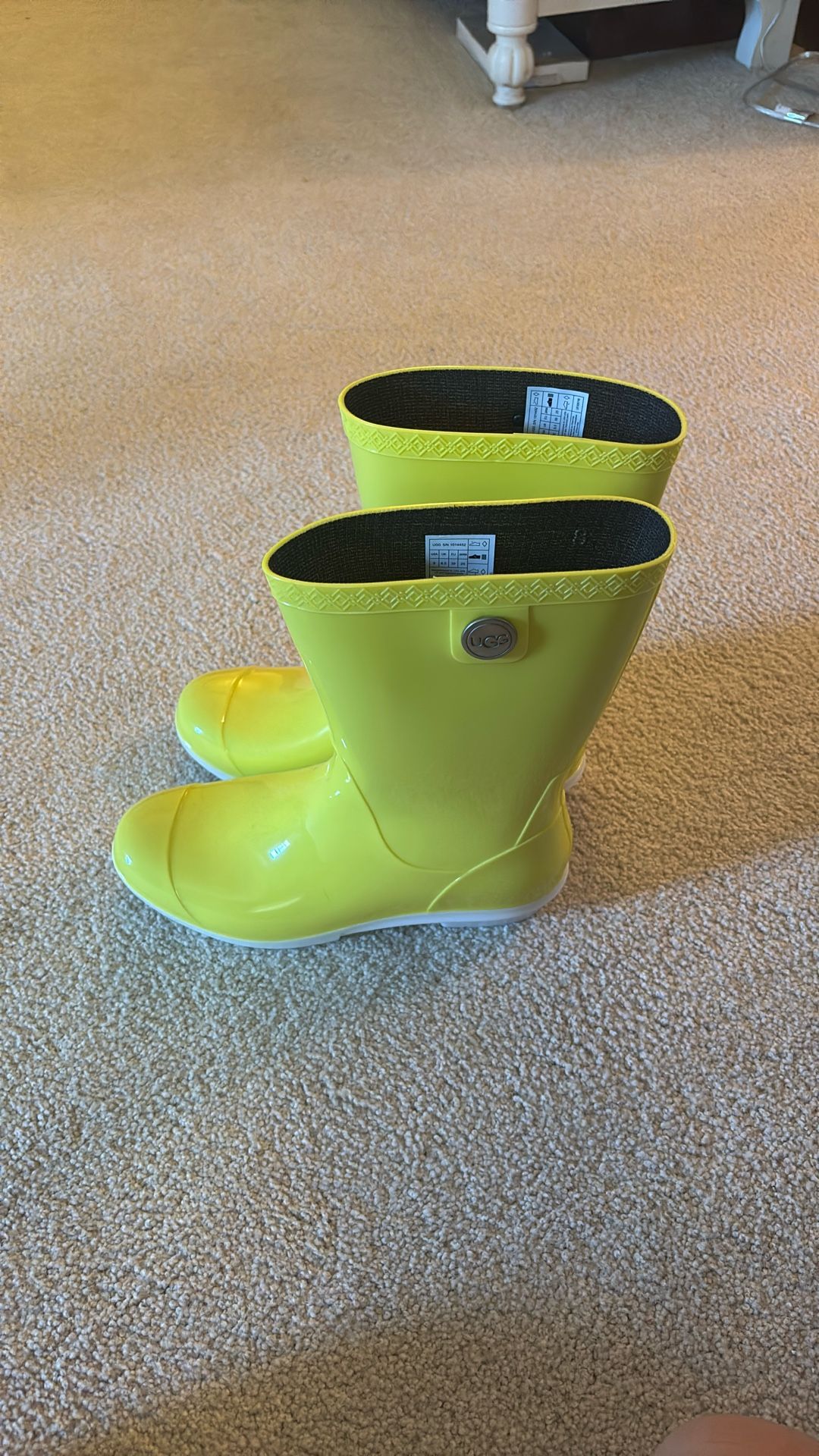 Ugg Rain boots Size 8 Women’s