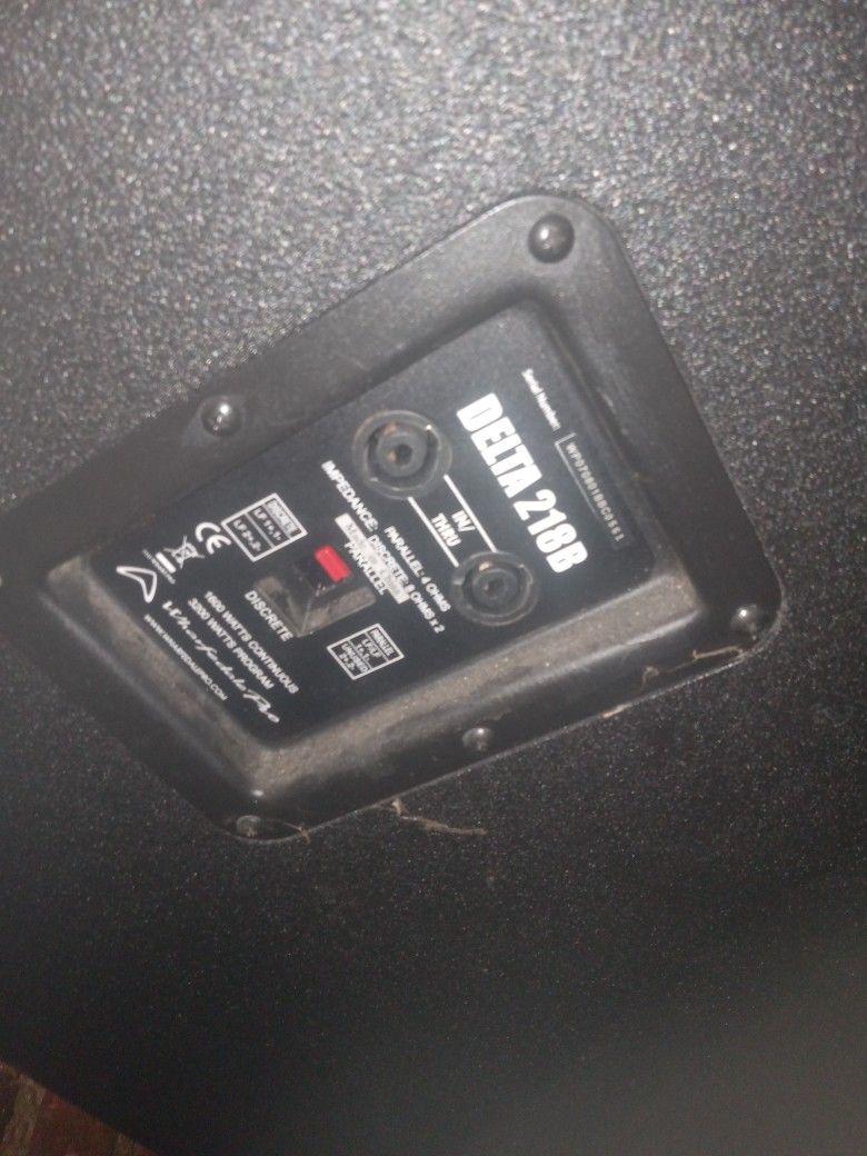 Dual 18" Subwoofers