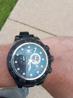 Used Invicta watch few small scratches  good condition
