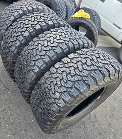 315/70/17 Bfgoodrich 📍📍 Selling a set of 4 tires with 80% tread life remaining 📍🌟