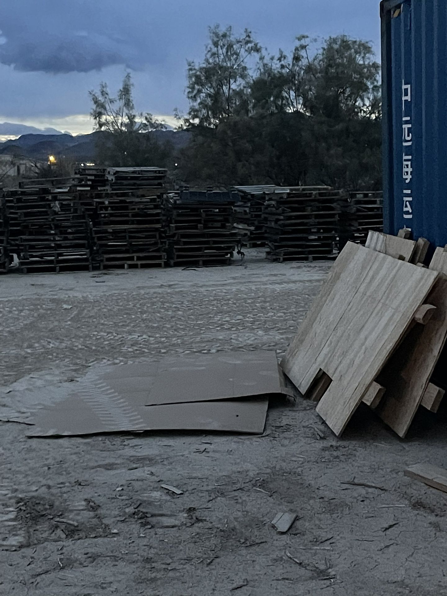 Free Wood Free Cardboard Free pallets