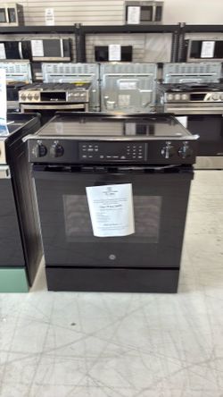Get $650 Off MSRP 🏷️📉 on Slide In, Black Stainless Steel Electric Range w/ Crisp Mode, Power Boil, & Self Clean/Steam Clean by GE⚡️