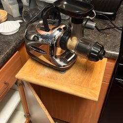 Omega Cold Press Juicer