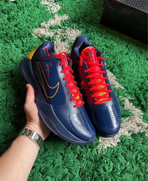 Kobe 5 "Caitlyn Clark Indiana Fever" Sz: 5