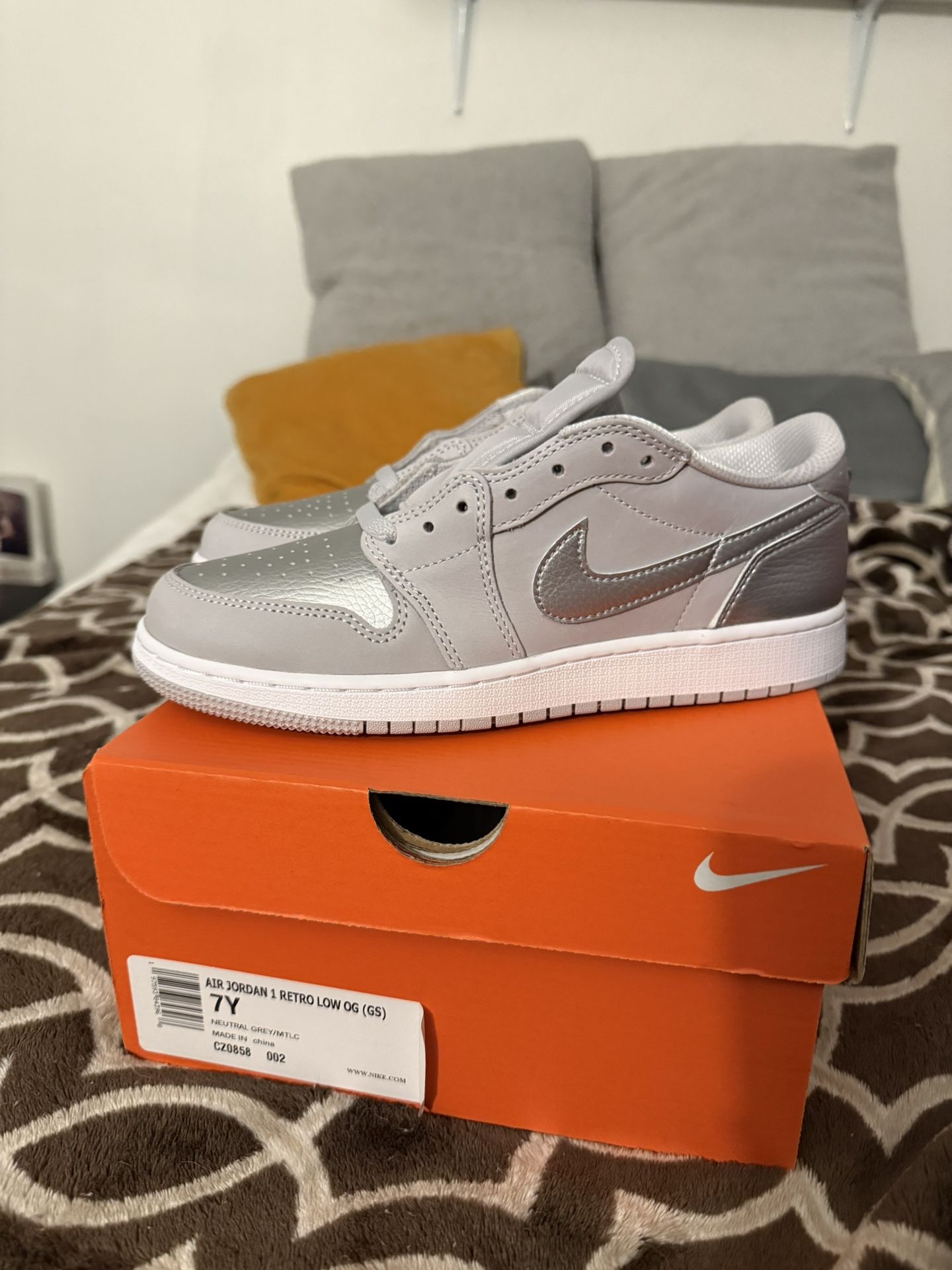 AIR JORDAN 1
