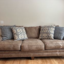 Sicily 101" 3 Seater sofa with pillows- Hazelnut