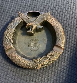Vintage White House Washington DC Eagle 3-Cigar Ashtray Bronze Tone Souvenir 5”