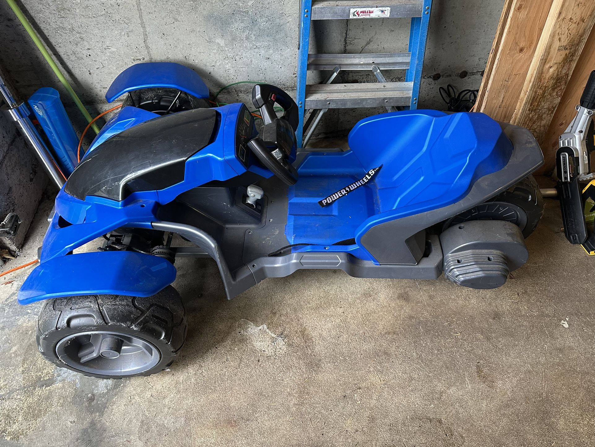 ATV.  Kids 3 Wheel Battery Powered Cool Machine. 