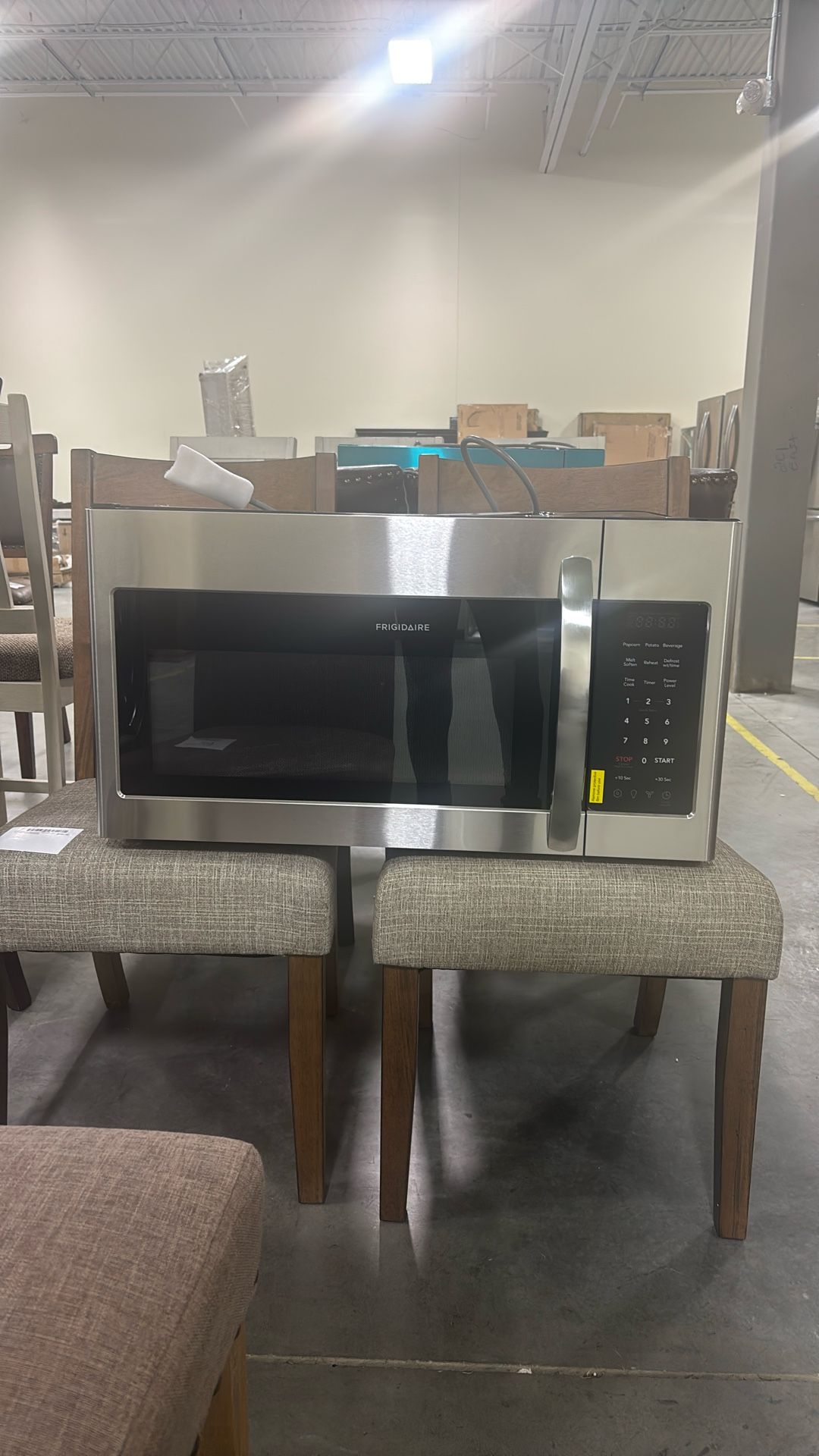 Frigidaire 1.8 CU feet over the range microwave