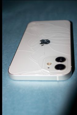iPhone 12 64GB - White Unlocked