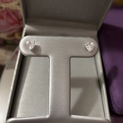 Gorgeous! Sterling Silver Heart Shape White Sapphire Diamond Stone Earrings 