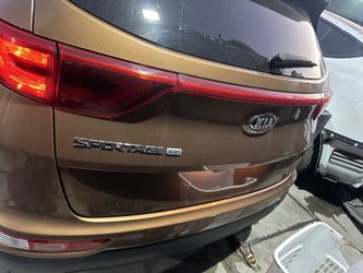 2017 2018 2019 2020 2021 KIA SPORTAGE REAR BUMPER COMPLETE. Insurance quality.