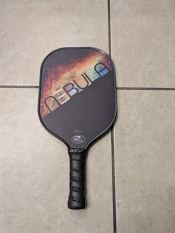 Pickleball paddle