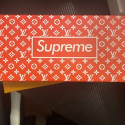 Supreme Socks