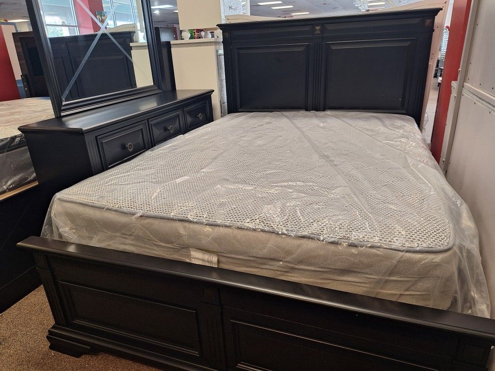 Carter Queen Bed Dresser And Mirror