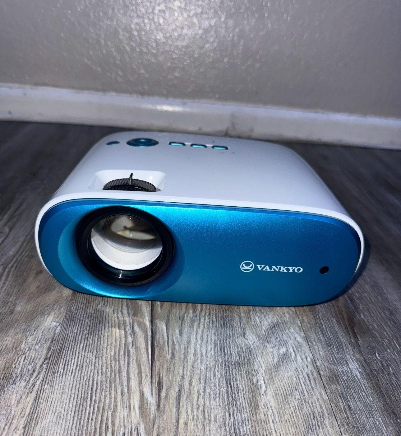VANKYO Cinemango 100 Projector