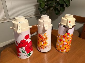 Mid century coffe dispenser.  128 ounce.  They all work.