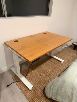 Uplift V2 Commercial Bamboo Standing Desk 48” x 30”