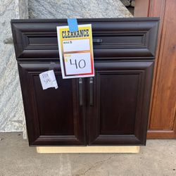 Wellborn Base Cabinet 