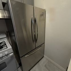 $300 KENMORE FRIDGE FREEZER